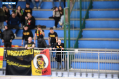 Daspo di un anno per il tifoso ultras del Lodi che ha lanciato frasi discriminatorie