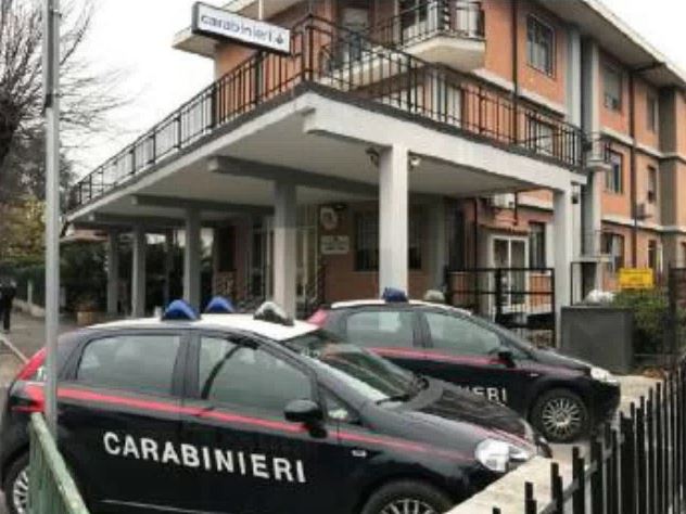 Due arresti per furto da un’auto ad Arona