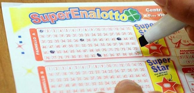 Fara Novarese celebra una vincita al SuperEnalotto: centrato un “5”