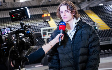 Francesco Ferrari del College Basketball Borgomanero firma un accordo con la Virtus Bologna