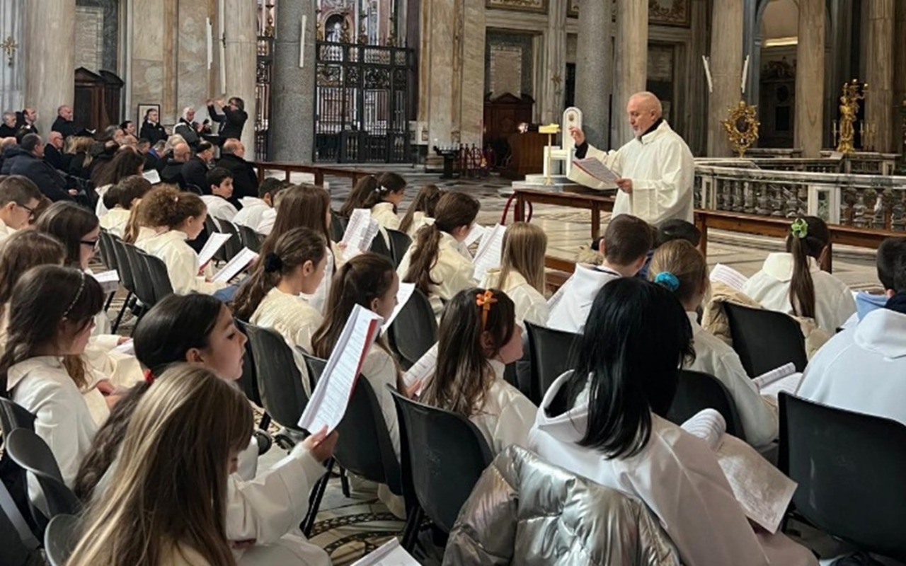 Il coro dell’istituto Immacolata canta per il Papa