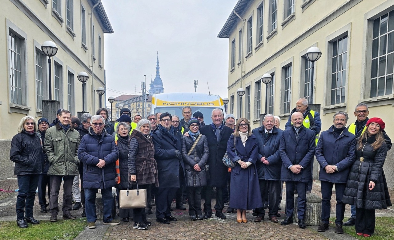 Inaugurato il nuovo Nonnobus della Casa di Giorno Don Aldo Mercoli