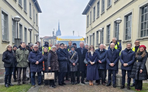 Inaugurato il nuovo Nonnobus della Casa di Giorno Don Aldo Mercoli