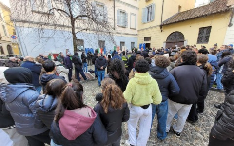 Novara ricorda le vittime della Shoah: cerimonia in piazza Santa Caterina