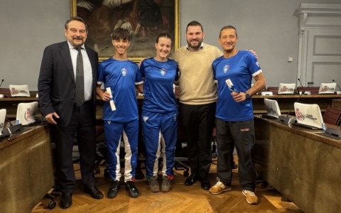 Premiazione a Novara per la famiglia Sgrò, campioni di kick boxing