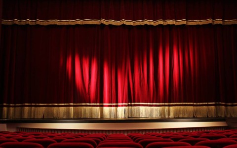 Riparte la quarta edizione di “Momo: il teatro visto da vicino”