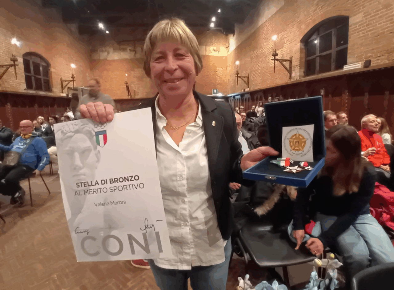 Valeria Maroni, vigilessa di Boca, premiata con la Stella di bronzo al merito sportivo