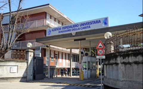 A Novara, operazione complessa su un tumore raro: paziente riacquista la capacità di nutrirsi