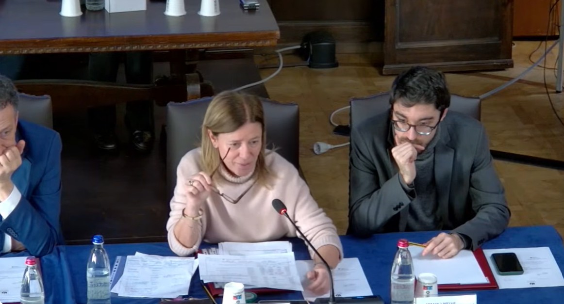 Approvate le variazioni al bilancio 2026-2028 in consiglio ad Arona