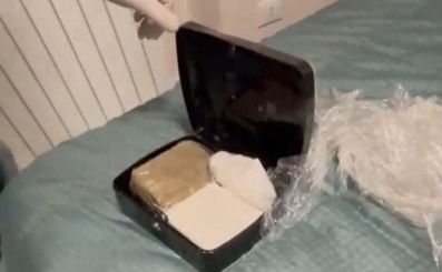 Arrestato 54enne a Galliate: sequestrati 1.5 kg di droga e 15mila euro in contanti