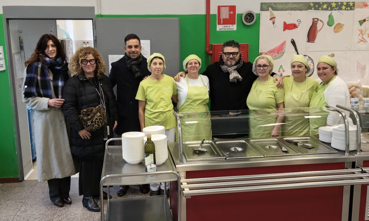 Attivazione della cucina nella scuola Bollini: quasi 300 alunni serviti come a casa