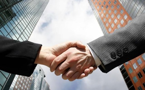 Crescita delle imprese: Novara guida il trend nel 2025