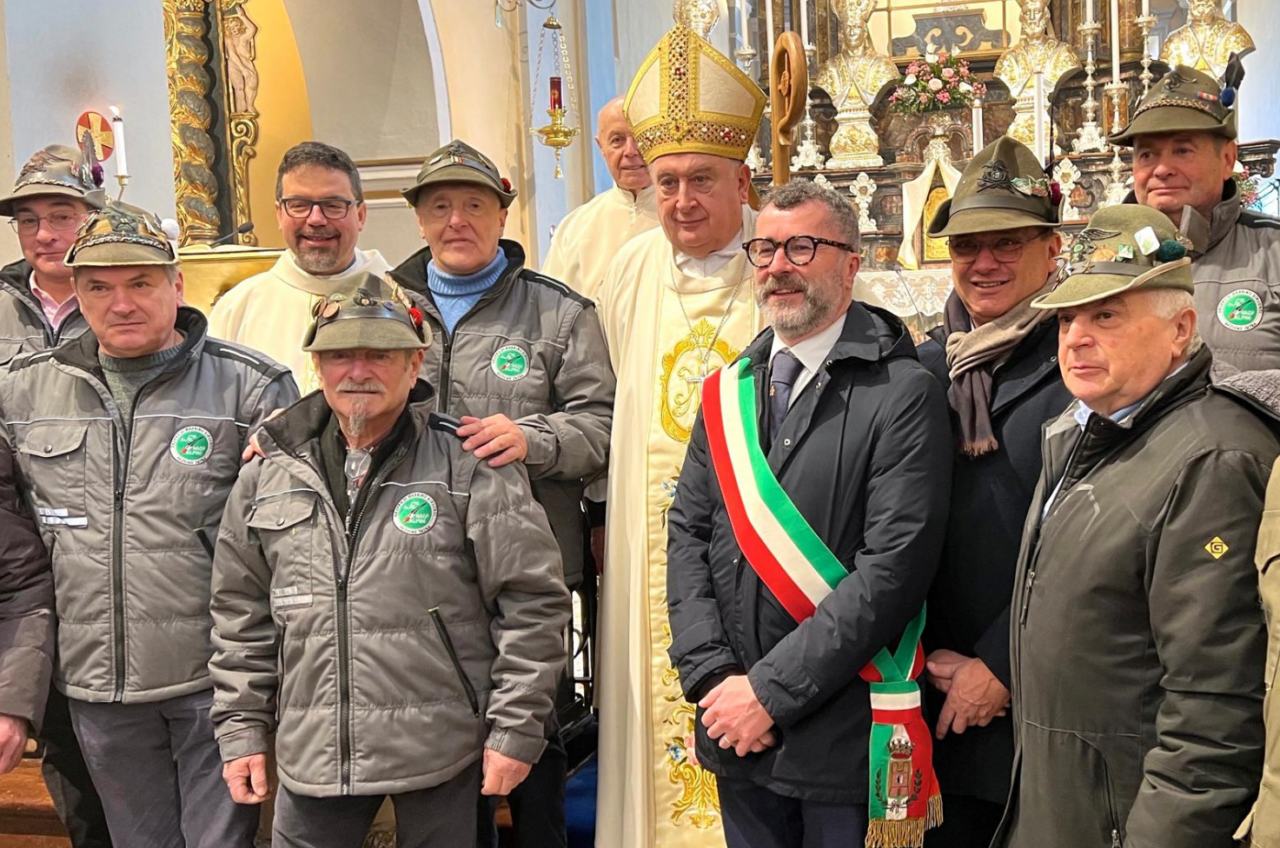 Il Vescovo Franco Brambilla partecipa ai festeggiamenti a Massino Visconti