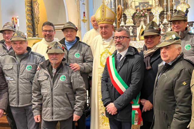 Il Vescovo Franco Brambilla partecipa ai festeggiamenti a Massino Visconti