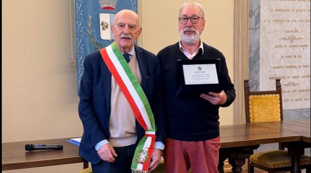 Manuel Fabris è il Meinese dell’anno: un premio per la sua dedizione alla comunità