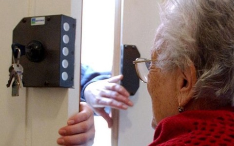 Un falso maresciallo tenta di truffare due anziani a Fara Novarese