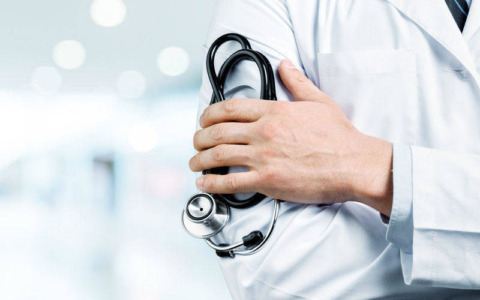 Arona celebra la Festa Patronale il 13 marzo 2026: sospese le attività sanitarie