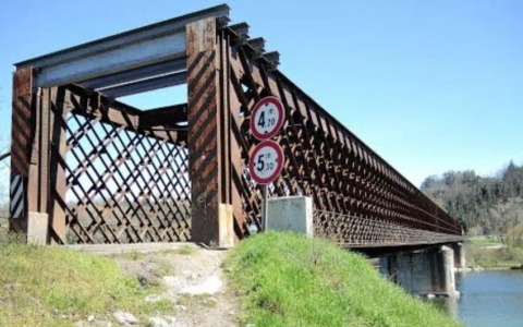 Chiusure notturne sulla statale 527 per lavori sul ponte sul Ticino