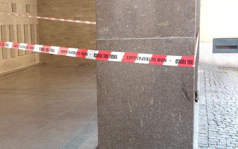 Esplosione al bancomat di via Gramsci a Galliate: indagini avviate