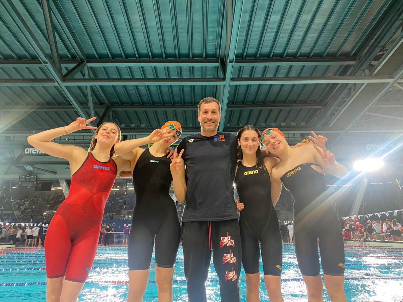 Libertas Nuoto Novara trionfa ai Regionali con numerosi podi e medaglie d’oro