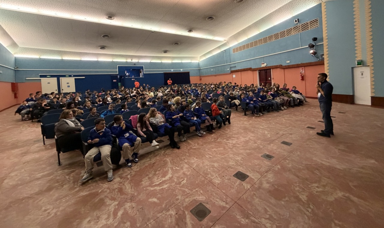 Rassegna scolastica di teatro: Arona Città Teatro accoglie oltre 2.000 giovani spettatori