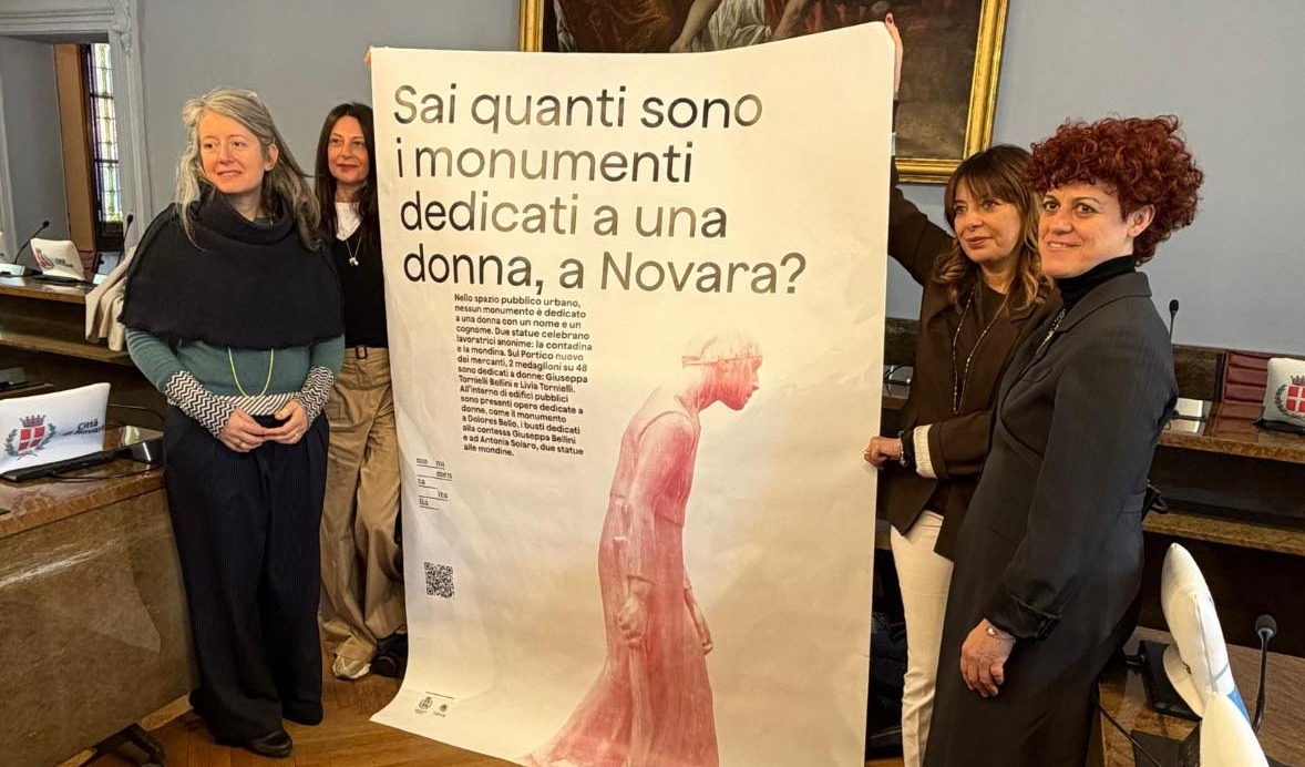 Scarsa presenza femminile nei monumenti di Novara: 70 manifesti per una riflessione collettiva