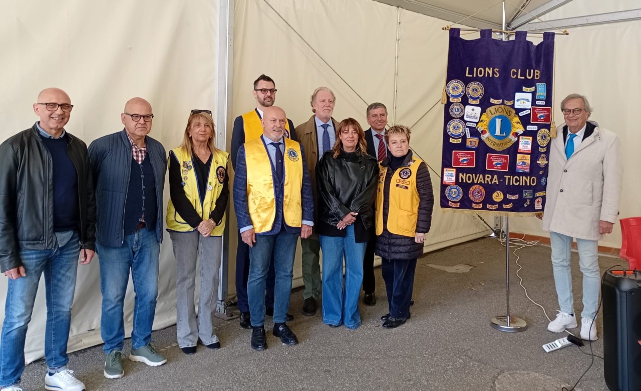 A Novara, 250 smartphone riciclati si trasformano in alberi: il progetto Lions–Assa prosegue