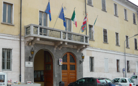 Arona investe nelle energie rinnovabili: attivato lo sportello per la comunità energetica