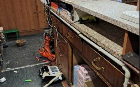 Attimi di paura in tabaccheria a Bellinzago: rapina armata in via Matteotti