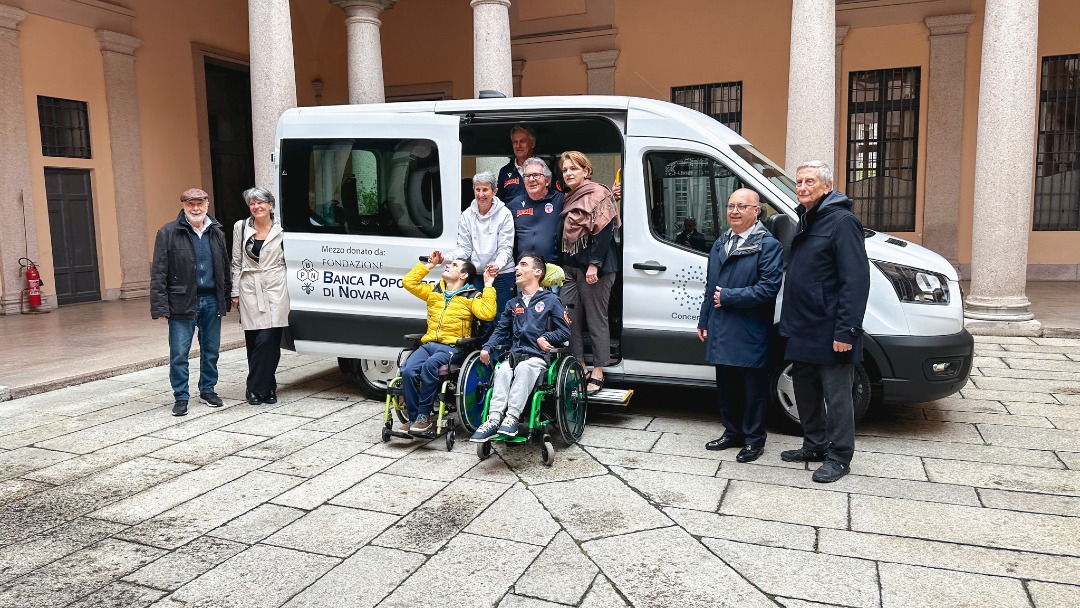 Fondazione Bpn dona un pulmino all’associazione “Concentrici” di Novara