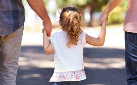 Il convegno “Family+” sulla genitorialità positiva si tiene a Galliate