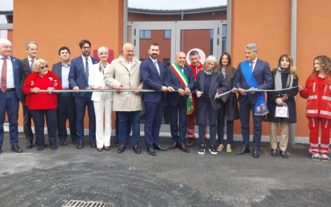 Inaugurata la nuova Centrale operativa della Croce Rossa a Borgomanero, dedicata al dottor Ugo Mauri
