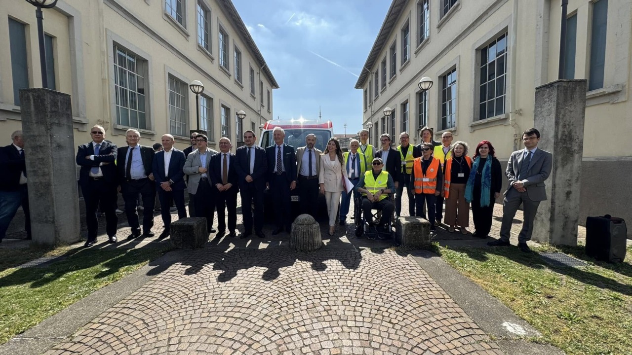 Novara celebra un anno di attività nella nuova sede della Casa di Giorno don Mercoli e presenta il “NonnoBus”