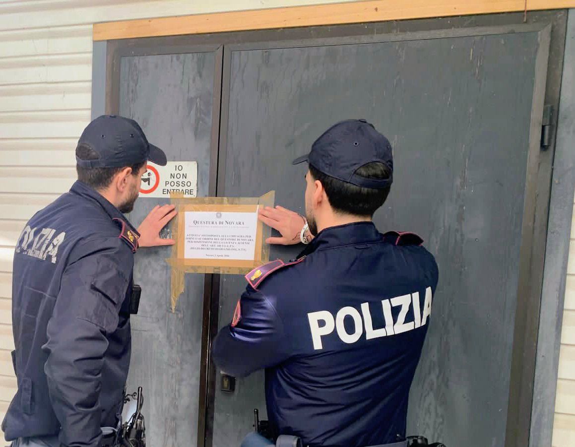 Novara, cinque giovani denunciati e un locale chiuso dopo una rissa in centro