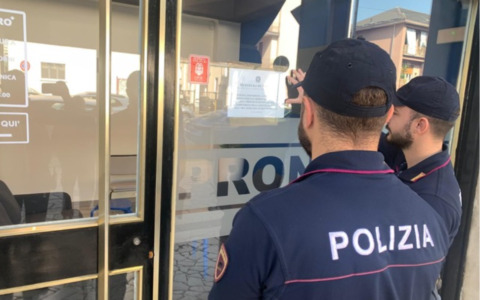 Novara, sospesa l’attività di un compro oro per irregolarità nella gestione