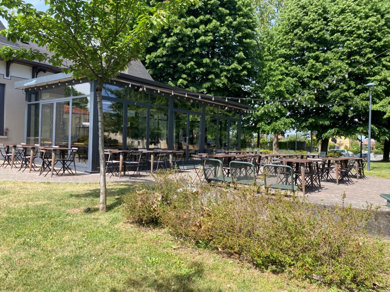 Oleggio: due giovani denunciati per danneggiamenti al bistrot