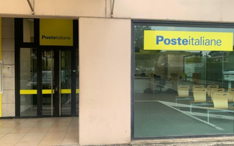 Riapertura dell’ufficio postale di Castelletto Ticino in via Cambiasso con il modello “Polis”