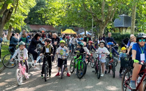 Bimbinbici celebra 25 anni con quasi 800 partecipanti a Novara