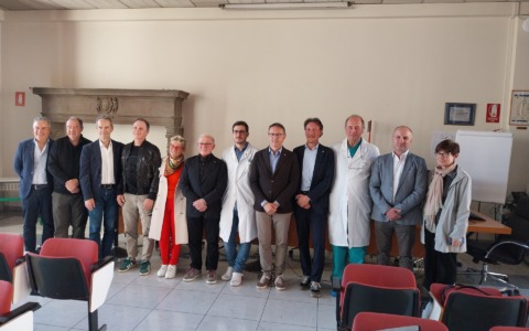 Borgomanero, un laser per l’ospedale Santissima Trinità in memoria di Simonluca Agazzone