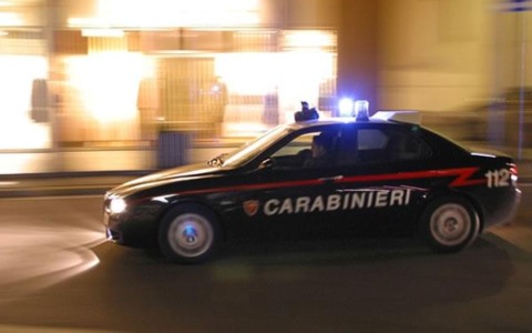 Due arresti per rapina e lesioni in una sala slot di Borgomanero