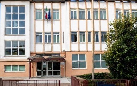 Galliate riceve 120mila euro per rendere la scuola più accessibile: primo in Piemonte nel bando contro le barriere architettoniche