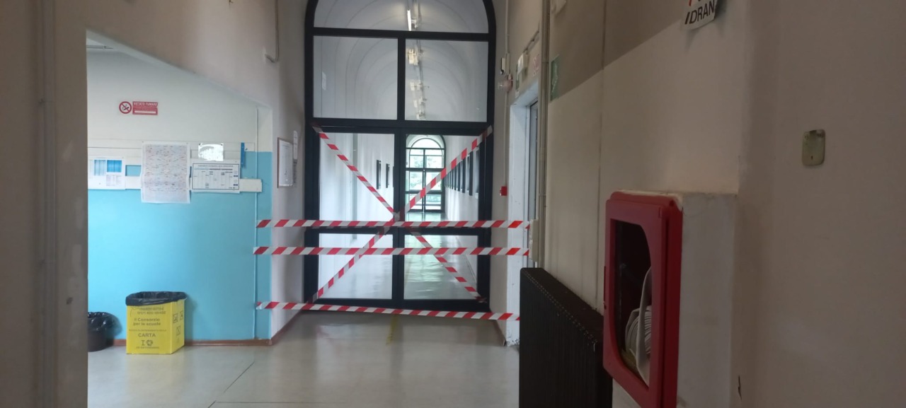 Guasto ai servizi igienici all’istituto Fermi di Arona provoca allagamenti