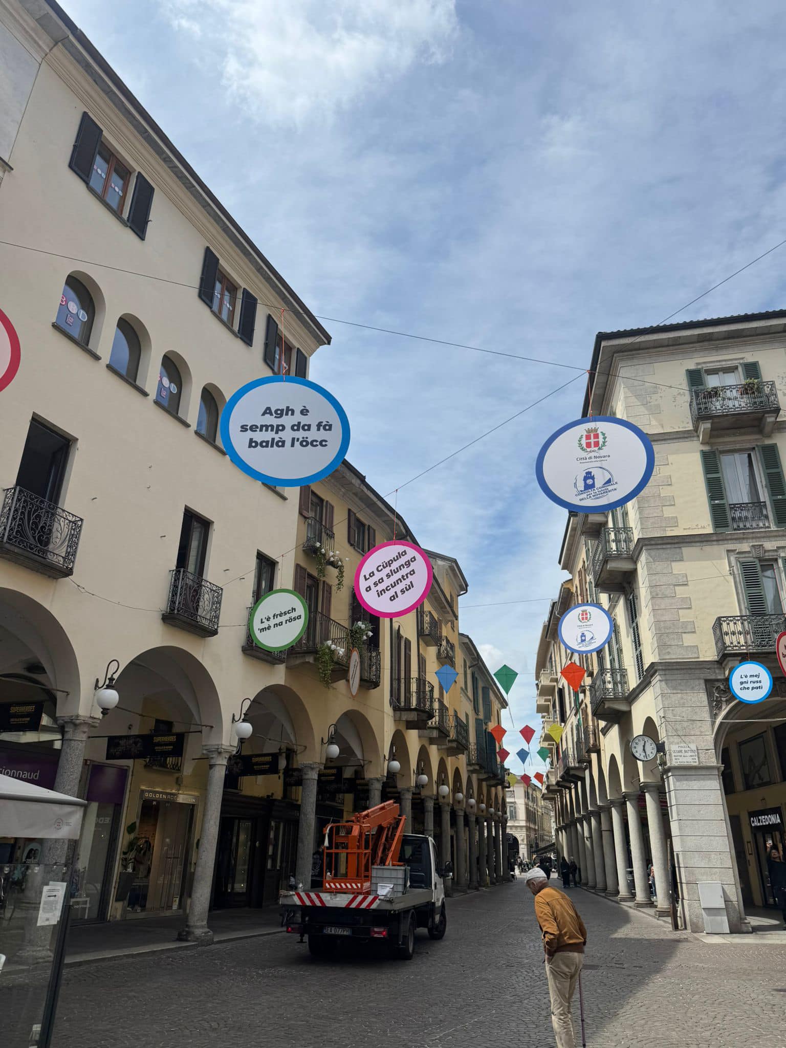 Il centro di Novara tra aquiloni e dialetto: inizia la stagione degli ...