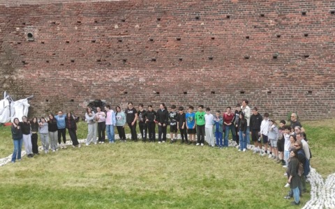 Il “Terzo Paradiso” di Michelangelo Pistoletto realizzato dagli studenti della Calvino