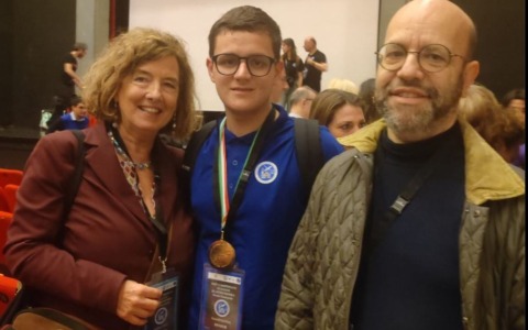 Luca Di Maria, l’allievo del Fermi, conquista per la terza volta i Campionati di Astronomia
