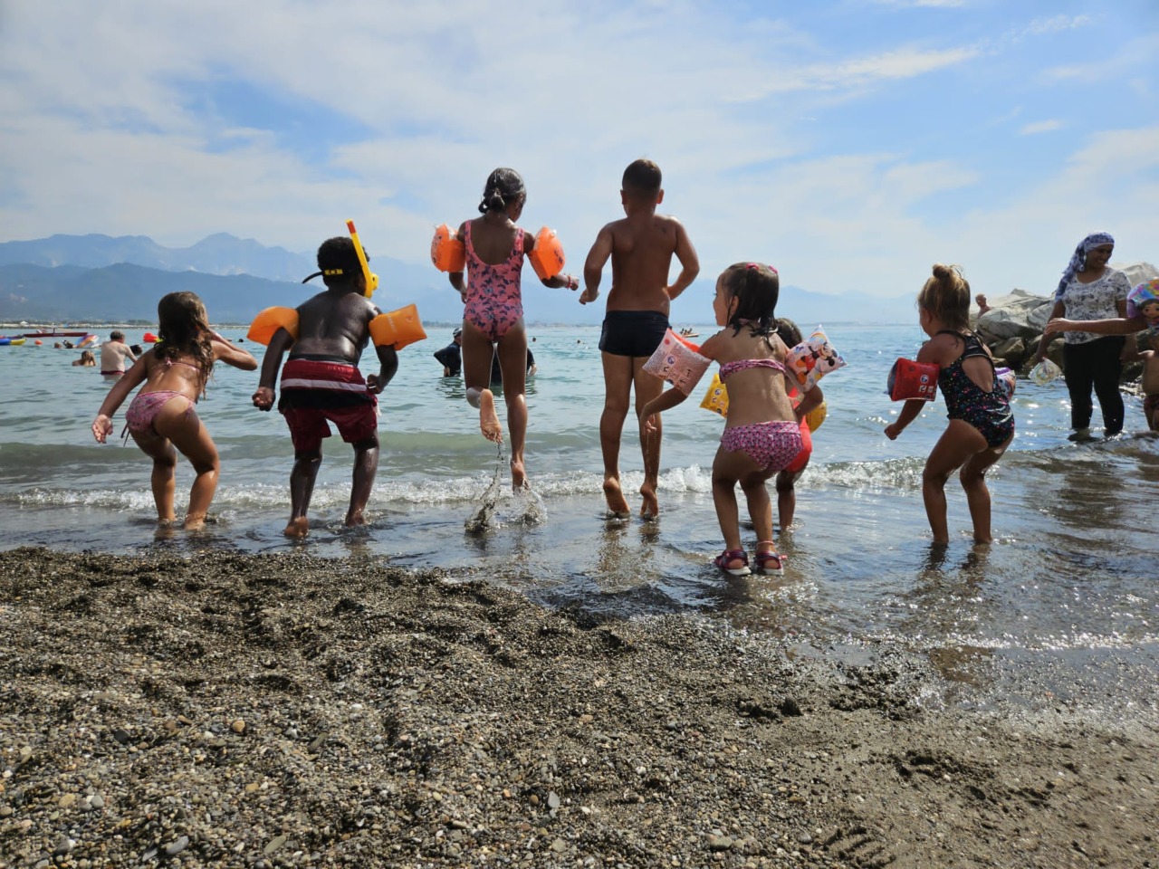 Ritorna il progetto ‘Irene va al mare’: servono 8.500 euro per aiutare mamme e bambini a ricominciare dopo la violenza