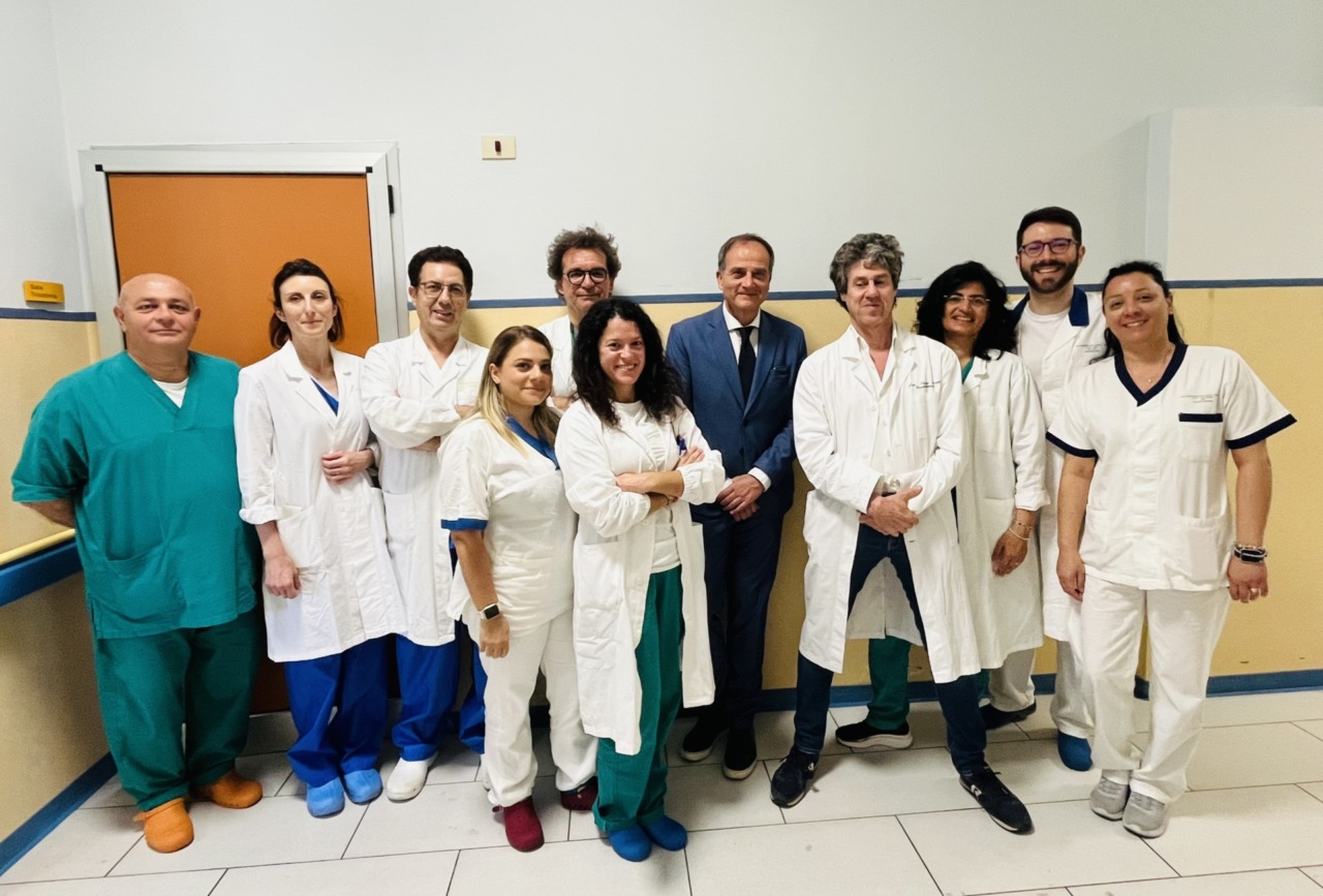 Un giovane salvato da arresto cardiaco improvviso al lavoro grazie a un intervento tempestivo