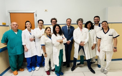 Un giovane salvato da arresto cardiaco improvviso al lavoro grazie a un intervento tempestivo