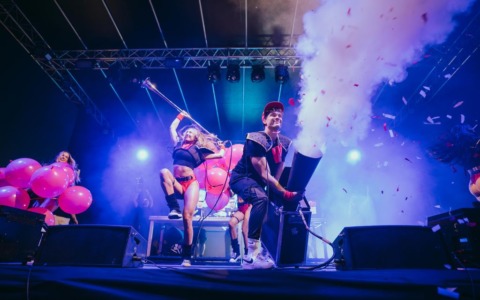 Summer Music Village a Torino outlet tra musica e spettacolo