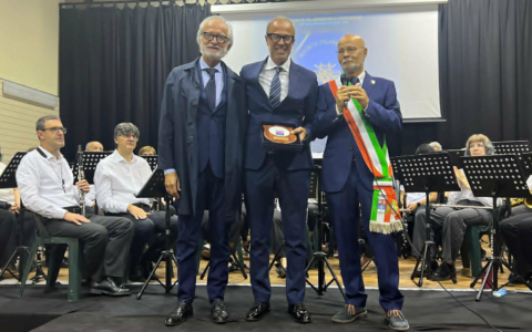 Gattico-Veruno celebra il Premio Filiberto Farioli, riconoscendo il dottor Corna